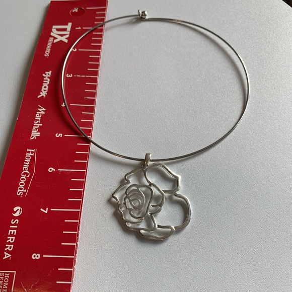 Elegant Silver Rose Pendant Necklace - Picture 2 of 4